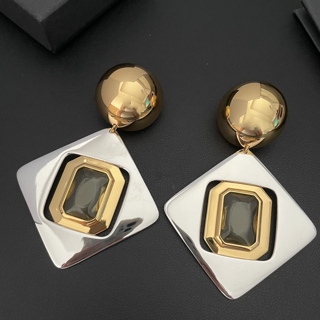 

2024 New Famous Designer Brand Top Quality Gold Silver Geometric Large Earrings Ear Clip Women Luxury Jewelry Trend