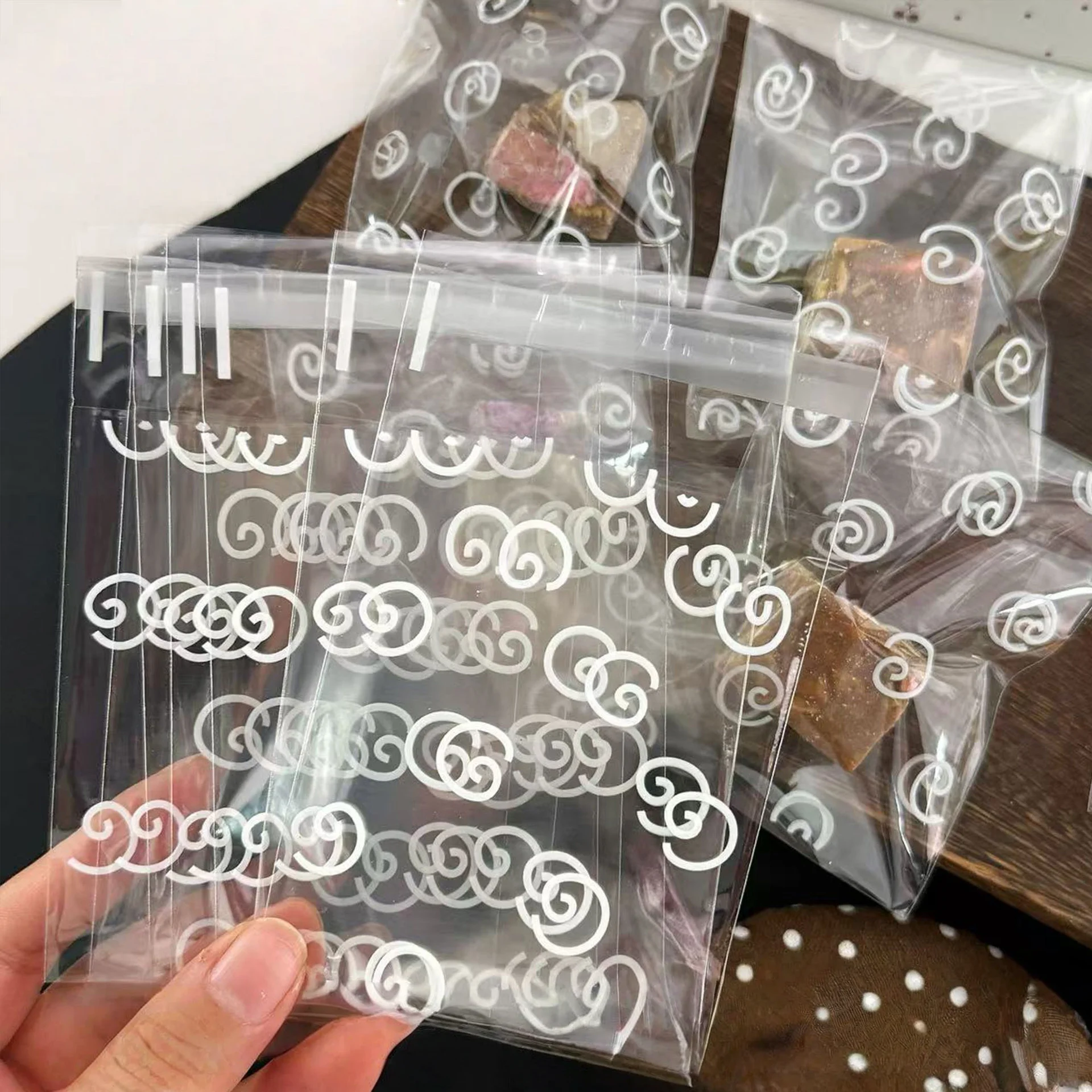 50 Stück OPP 8x10cm Transparente Niedliche Selbstklebende Beutel Geschenkbeutel Selbstklebende Plastiktüten für Anime-Pins, Kpop-Abzeichen, Kekse, Süßigkeiten – Detail 1