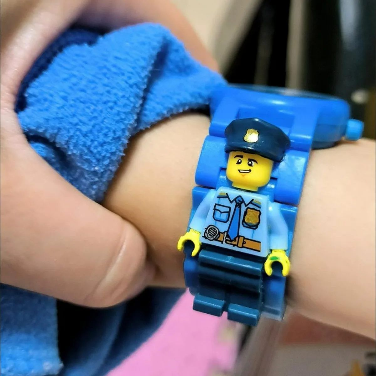 

LEGO Watch Police Officer Assembled Watch Building Blocks Toys for Kids Children's Birthday Gift 8021193