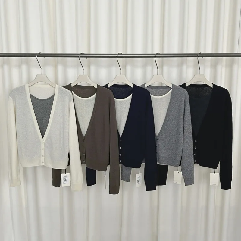 HKSH Autumn Winter New Women Sweater Pullover Color Block Fake Two-Piece Buttoned Elegant High Street Casual Knitted Top HK11566