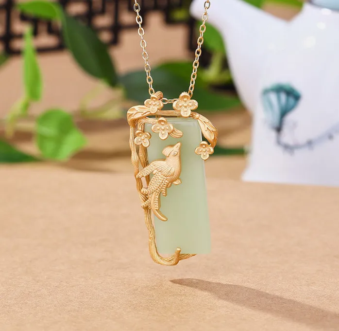 

Ожерелье с подвеской из зеленого нефрита с веткой цветка сорока 18KGP 18 дюймов AAA