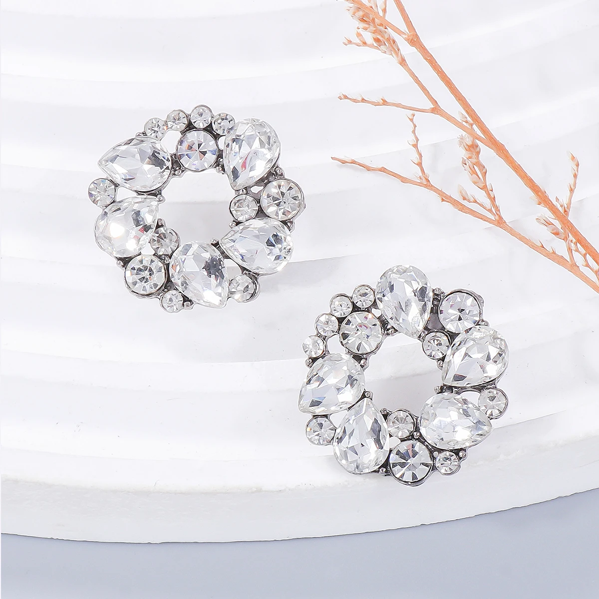 2024 Trend New Shiny Crystal Round Stud Earrings for Women Statement Jewelry Holiday Party Accessories Ladies Luxury Brincos