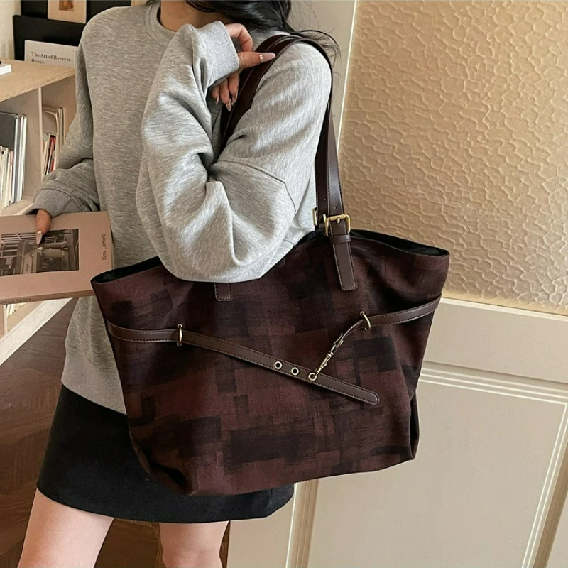 

Модная многофункциональная сумка-тоут большой вместимости, стильная легкая сумка большой вместимости, подходит для женщин.