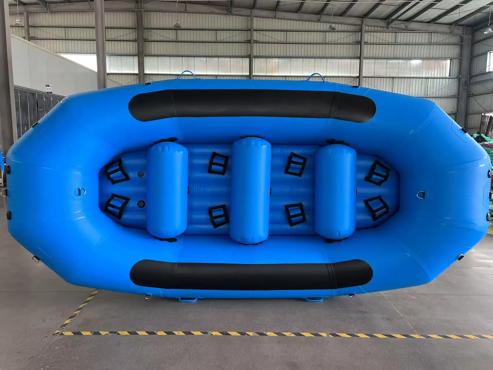 Barca gonfiabile per zattera da fiume con fondo in PVC da 1,2 mm migliorata in acqua bianca Gommone di salvataggio stabile e leggero per il surf e la pesca in vendita