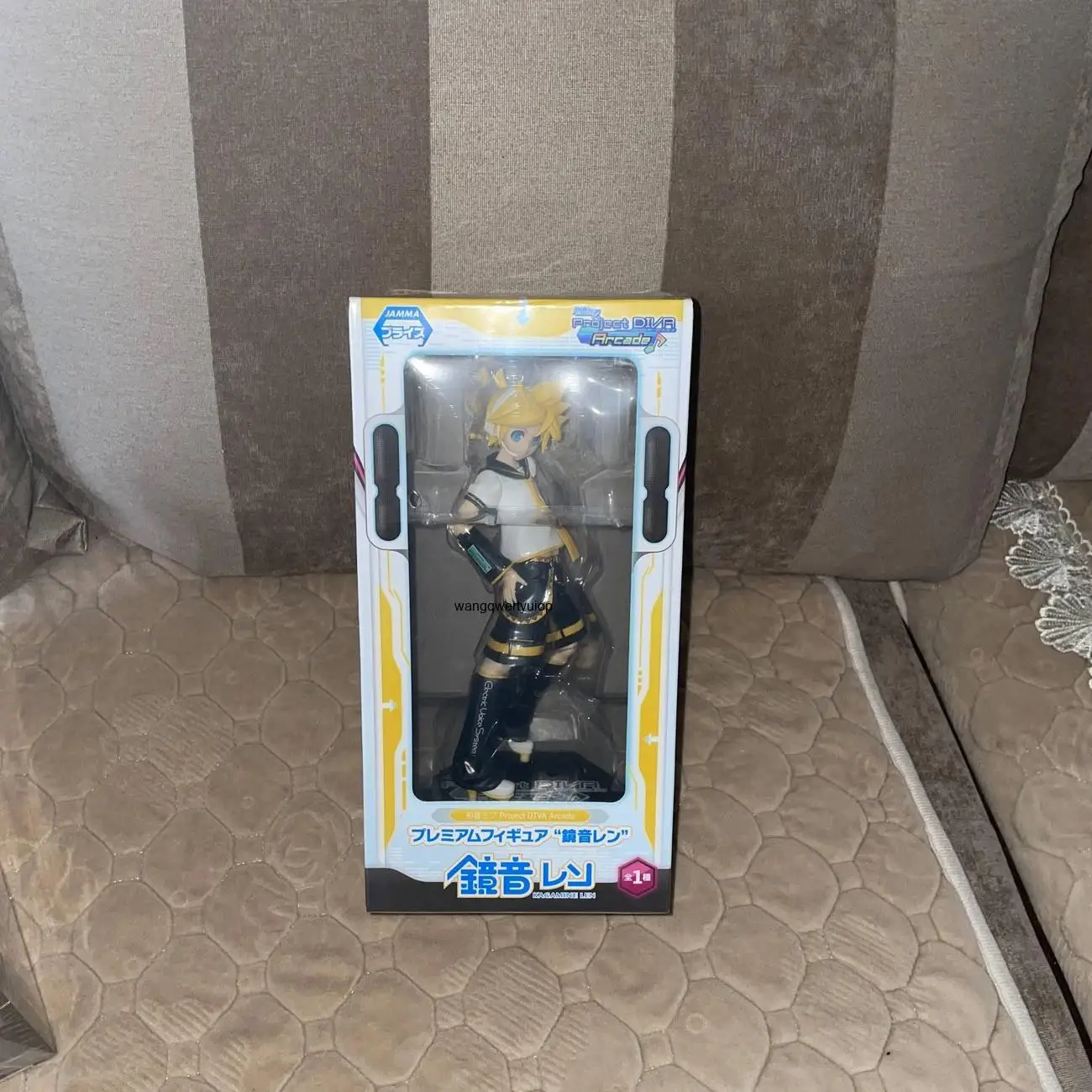 figurine-officielle-sega-hatsune-miku-meiko-kaito-mirror-sound-twins-scenery-grande-collection