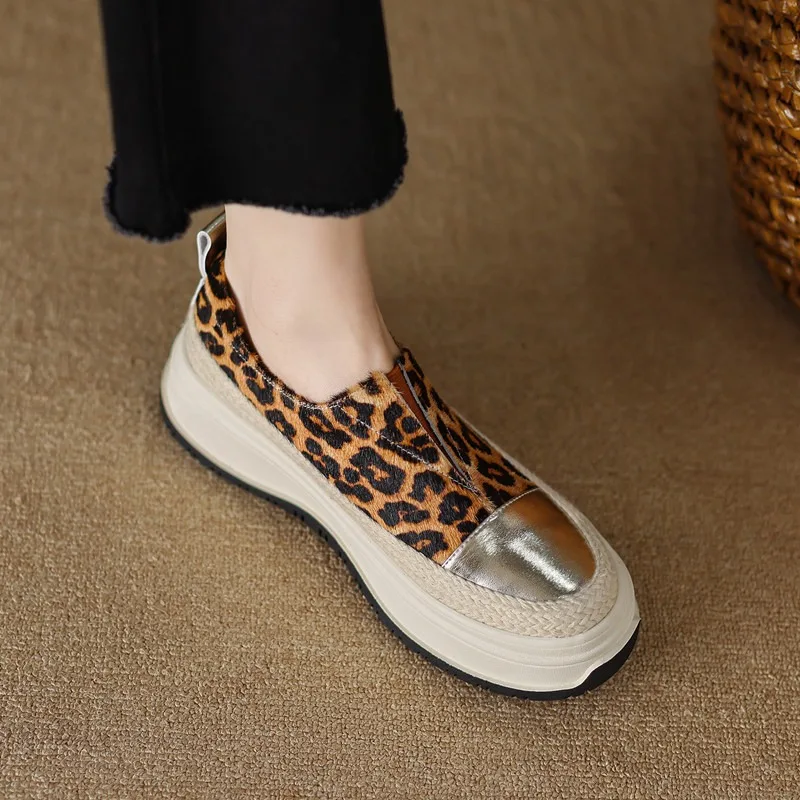 

The 2025 Autumn New Soft Leather Thick-soled Color-block Loafers Are Fashionable Women's Round-toed Leopard Print Single Shoes