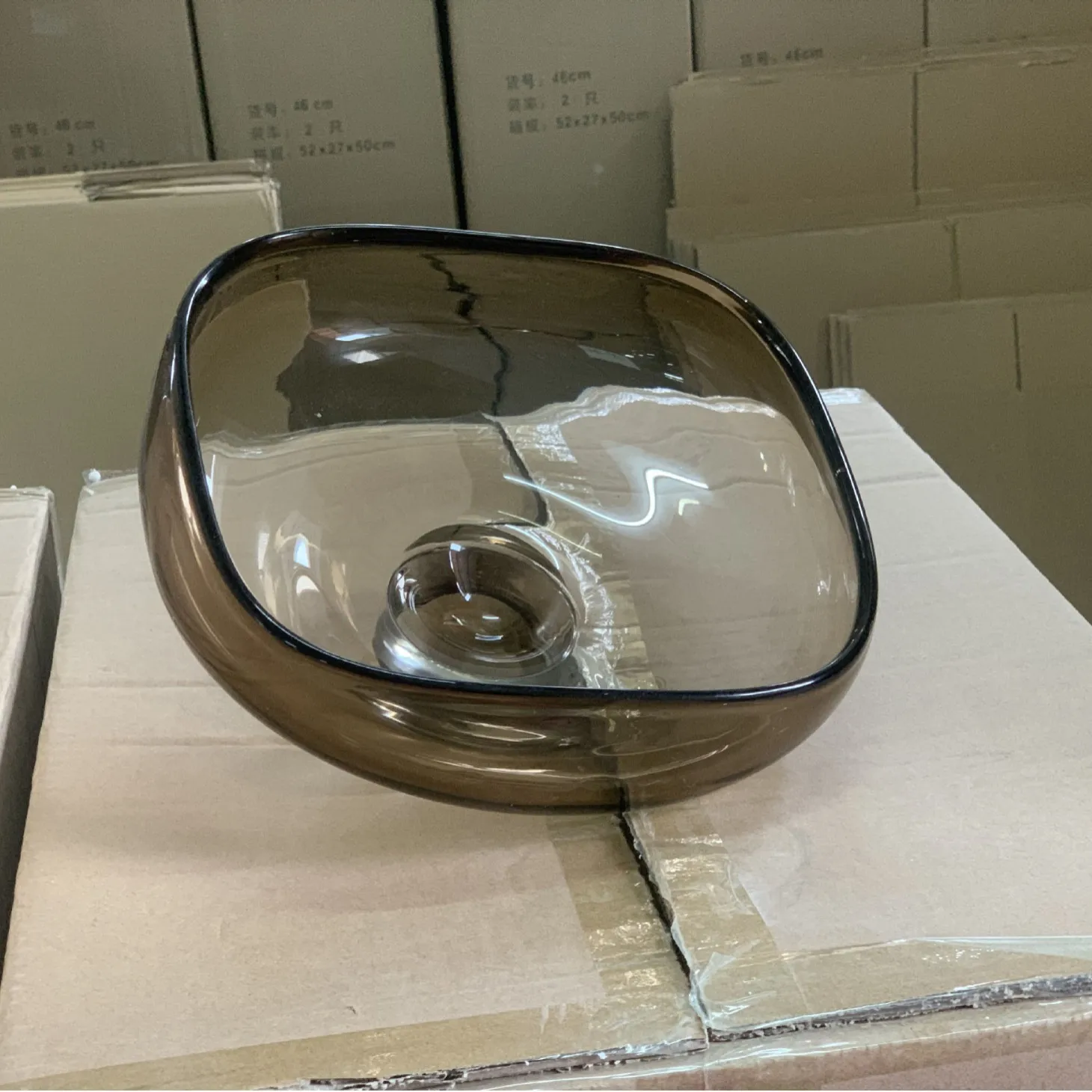 Ornamento de combinação de placa de frutas de vidro de luxo leve simples, designer de alta qualidade de vaso marrom, desktop de restaurante convidado geométrico