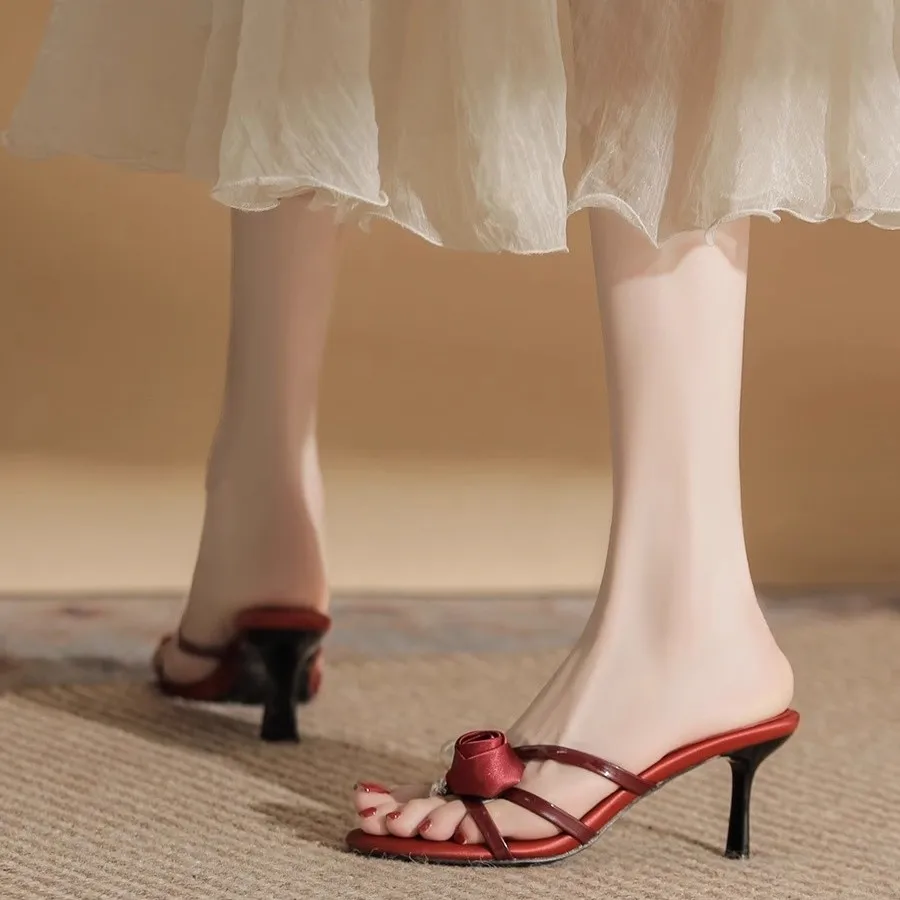 

Fashion Women's Clip Toe Slippers Exquisite Flower Pearl Decoration Sandals Ladies Elegant Banquet Party High Heels