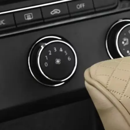 Premium Leather Gear Shift Cover Gear Shift Cover Breathable PU Leather Carbon Fiber Texture Fits Most Vehicles