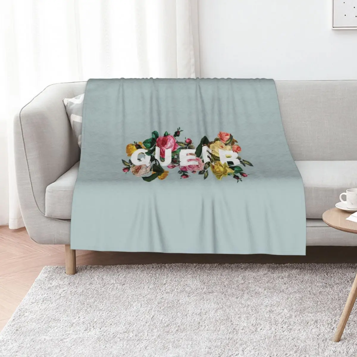 Queer (Antique Roses) Throw Blanket Giant Sofa manga warm for winter Sofa Quilt Nap halloween Blankets
