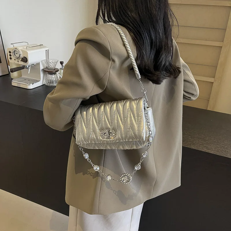 2025 High-value Cloud Bag | Rhinestone Chain Armpit Bag, Fluffy and Exquisite Small Square Bag