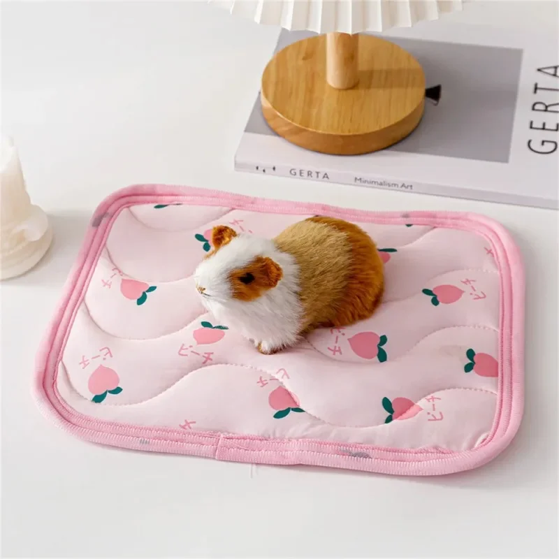 Summer Soft Small Animal Breathable Cushion Thick Cool Bed Guinea Pig Rat Rabbit Nest House Bed Nest Bed Cage Sleeping Mat