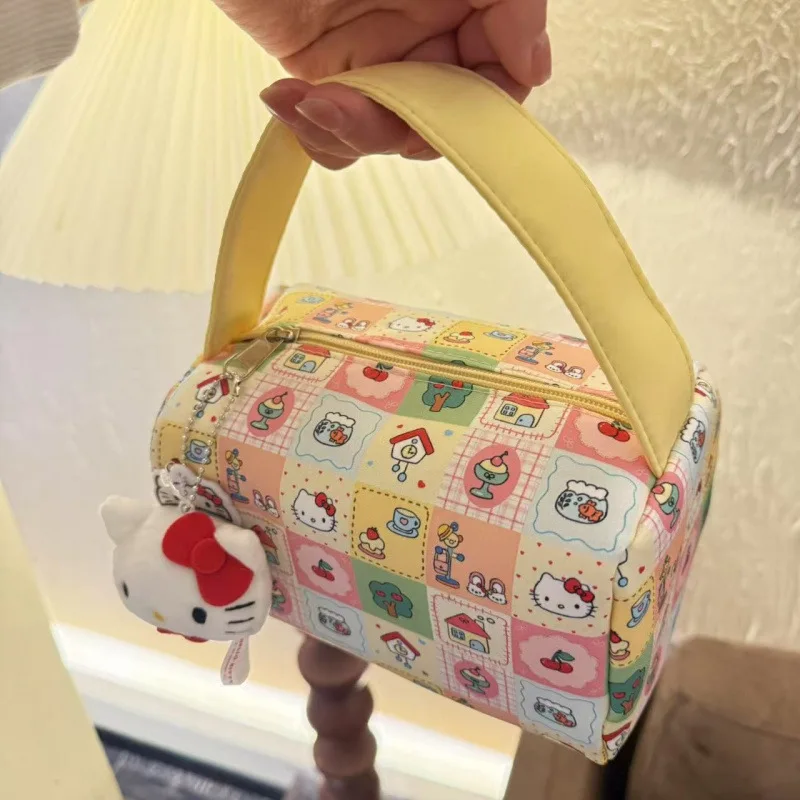 

Sanrio Hello Kitty Cartoon Makeup Bag Kt Cat Portable Travel Toiletry Bag Outing Tee-Dimensional Handbag Girl Birthday Gifts