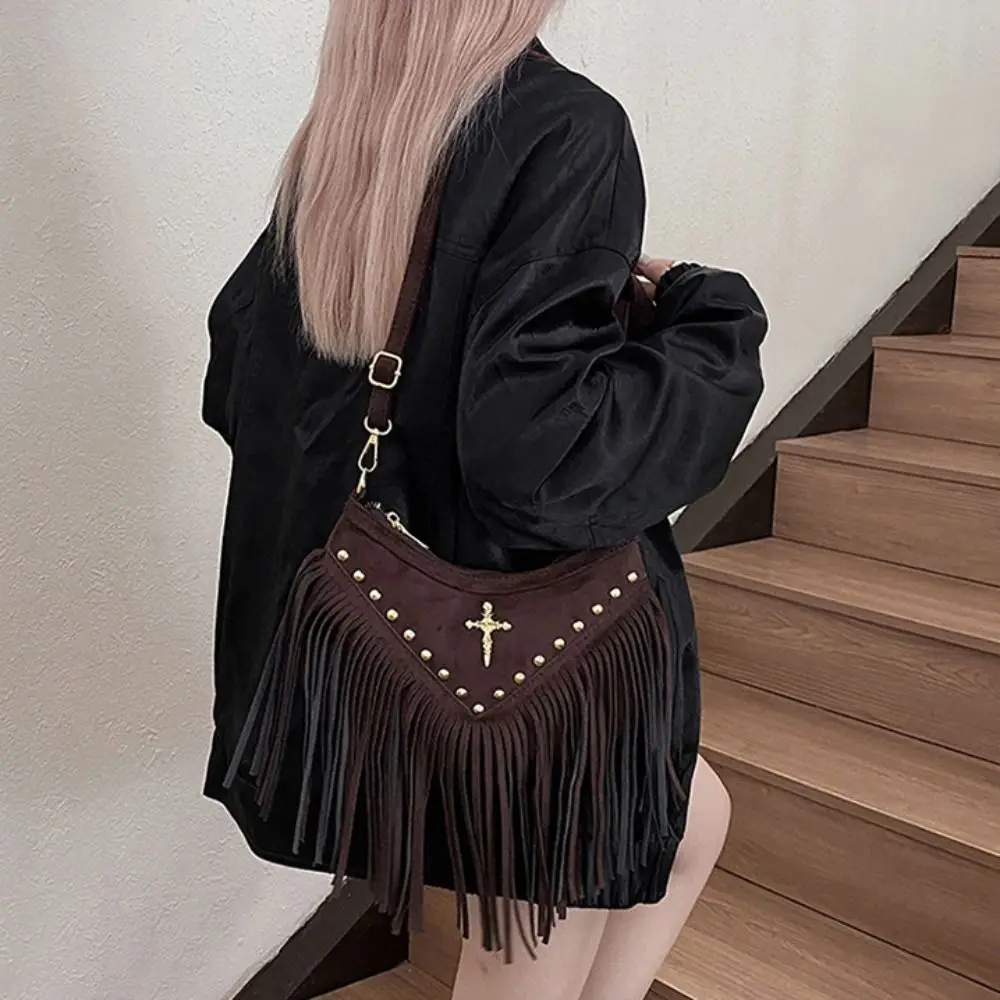 

Korean Style Tassel Shoulder Bag Vintage Rivet Suede Crossbody Bag PU Leather Bohemian Style Ethnic Style Handbag Office Worker