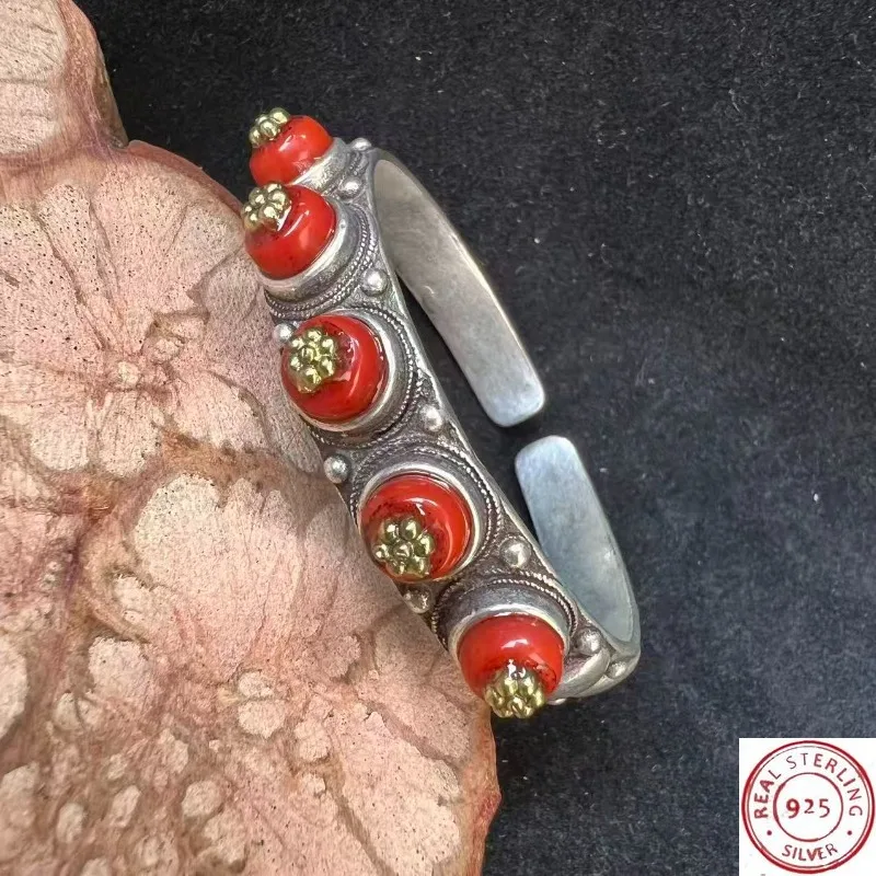 

2026Vintage Handmade Coral Gem Silver Bracelet, Adjustable Open Design, Ethnic Style, Exquisite Neutral Tone Jewelry