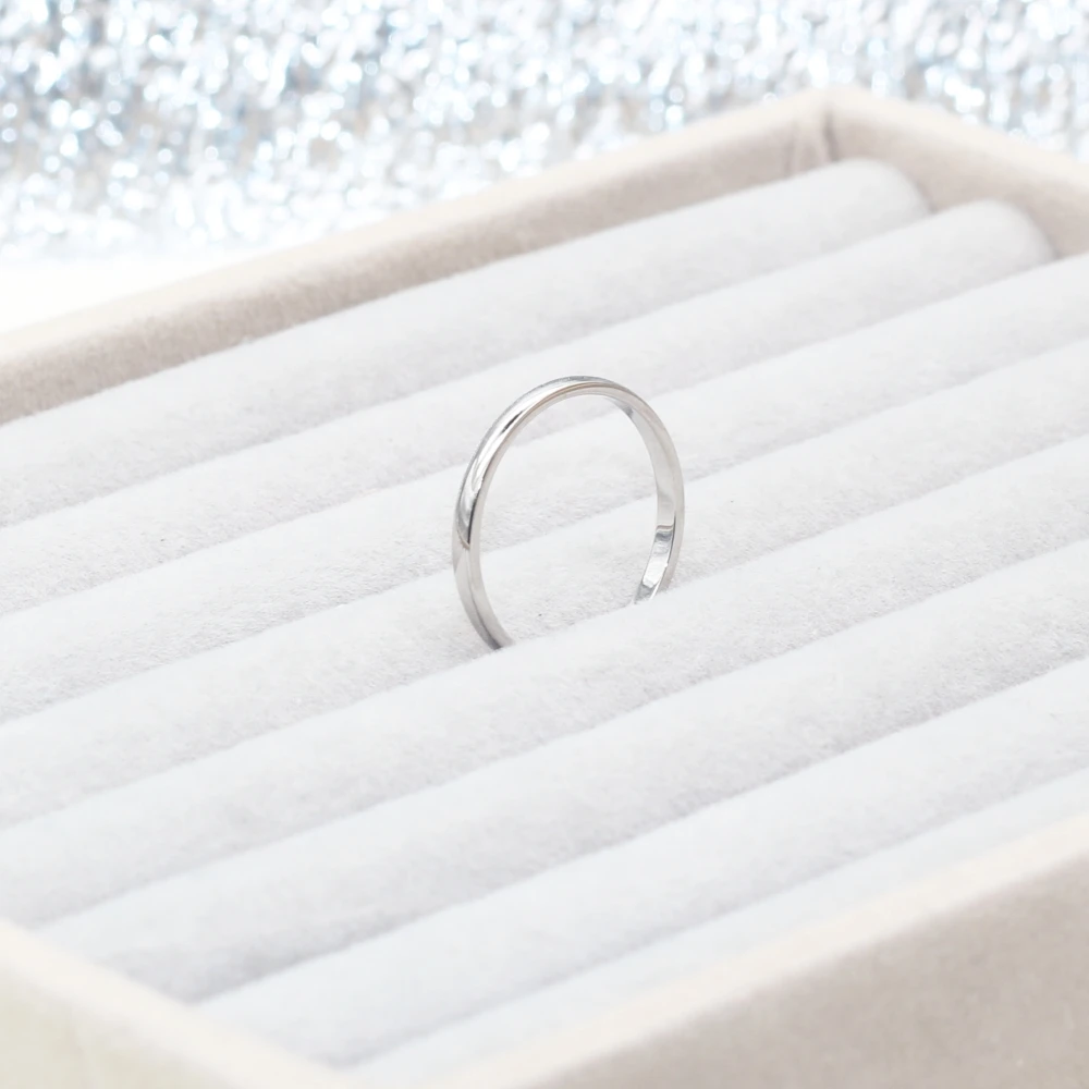 Goldfarbene Edelstahlringe für Damen und Herren, schmal, 2 mm, Accessoires, IP-Beschichtung, kein Ausbleichen, gute Qualität – Detail 3