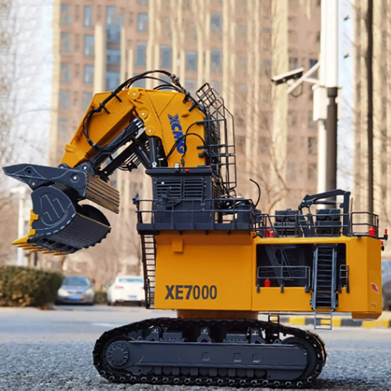 Original factory 1/50 XCMG XE7000 mining excavator vehicle model Large excavator model Engineering vehicle model