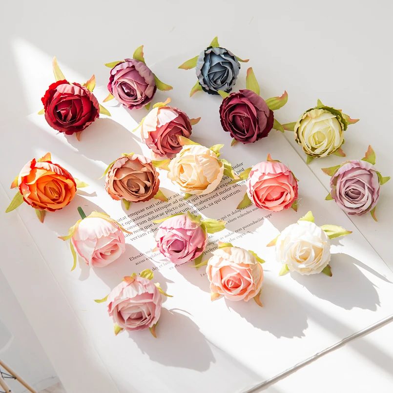 Günstige Seiden-Teeknospen, Rosenköpfe, Hochzeit, dekorative Kränze, Festival, Raumdekoration, Zuhause, DIY, Transplantat, künstliche Pflanzen, künstliche Blumen