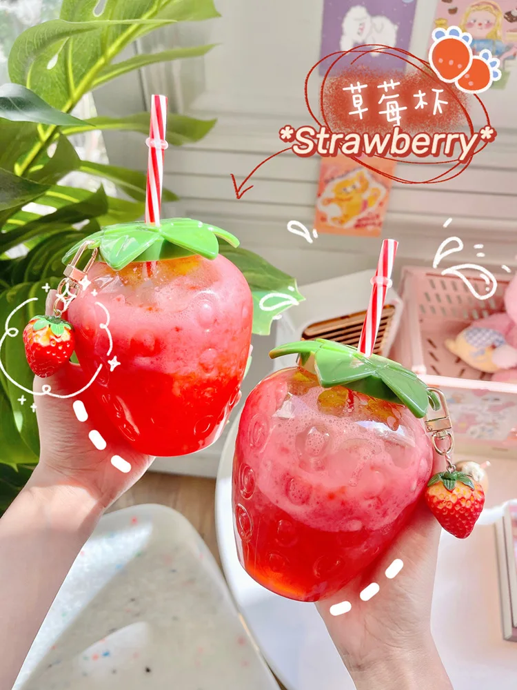 New Fashion 500 ML Cute Strawberry Keychain + Strawberry  Water Bottle  Net Red Milk Tea Cup Lele Tea INS Style Takeaway Bottle