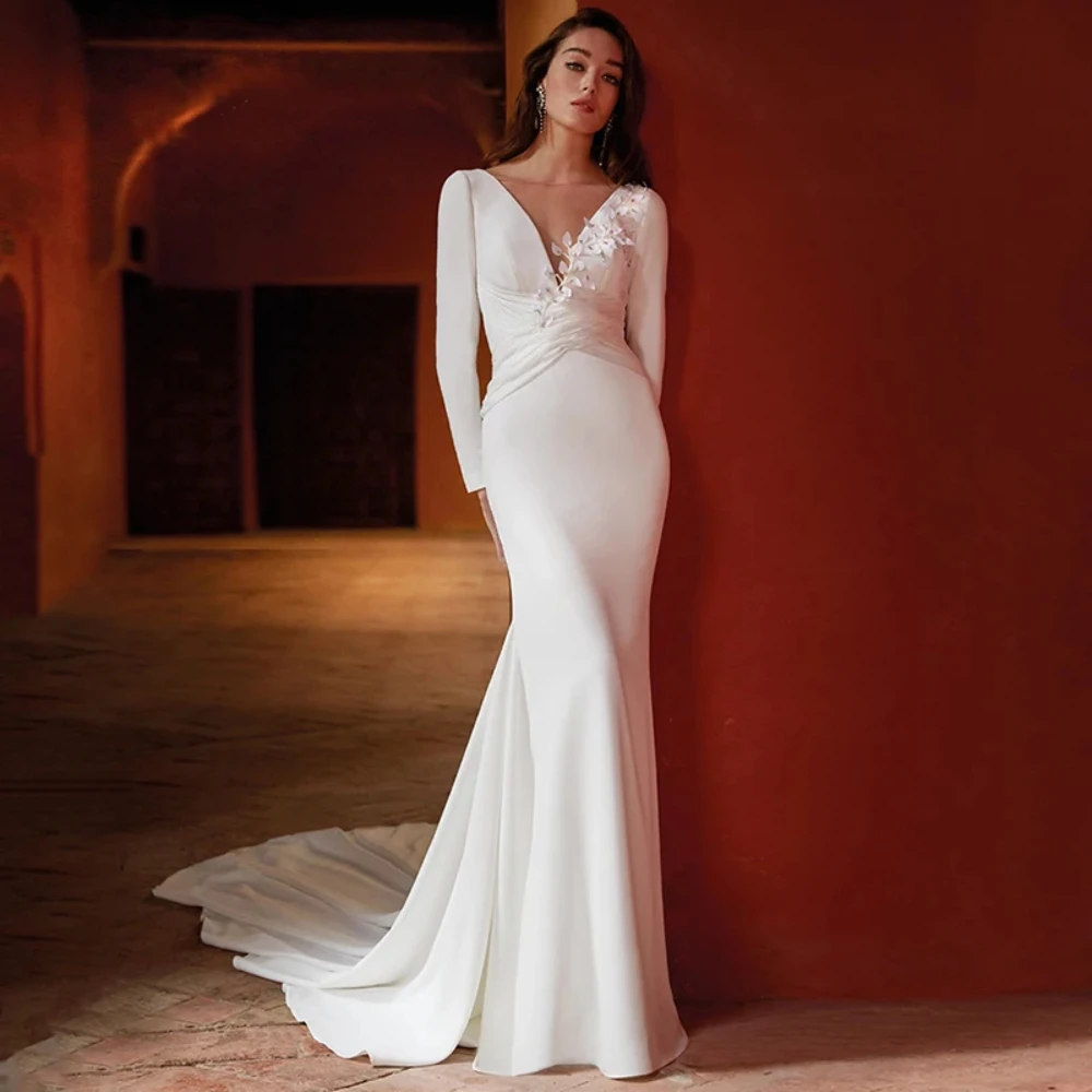 Abiti da sposa eleganti di lusso 2024 maniche lunghe da donna affascinante abito da sposa a sirena con scollo a v in raso 3D Flower Sweep Train Hot Style