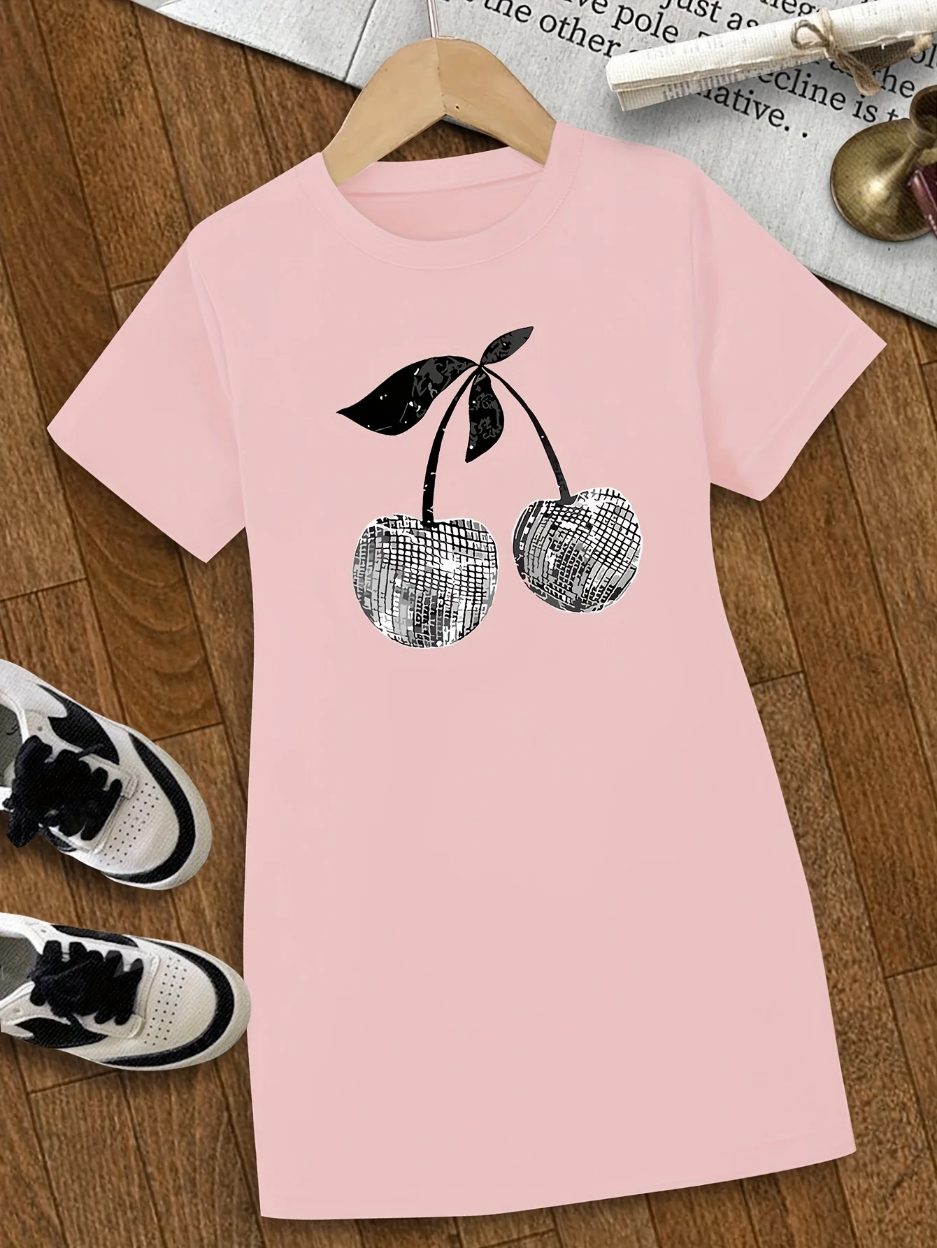 Girls' Summer Casual Dress, Cherry Print Short-Sleeve T-Shirt Dress, Pink Dress, Versatile and Fashionable, Suitable for Girls Aged 4-12, Perfect for Summer, Home, Outings, and School
