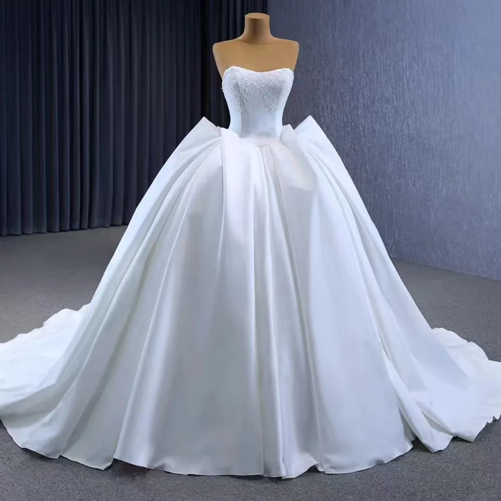 

Sweetheart Sleeveless Wedding Dress Lace-Up Back Ball Gown With Embroidery Customizable