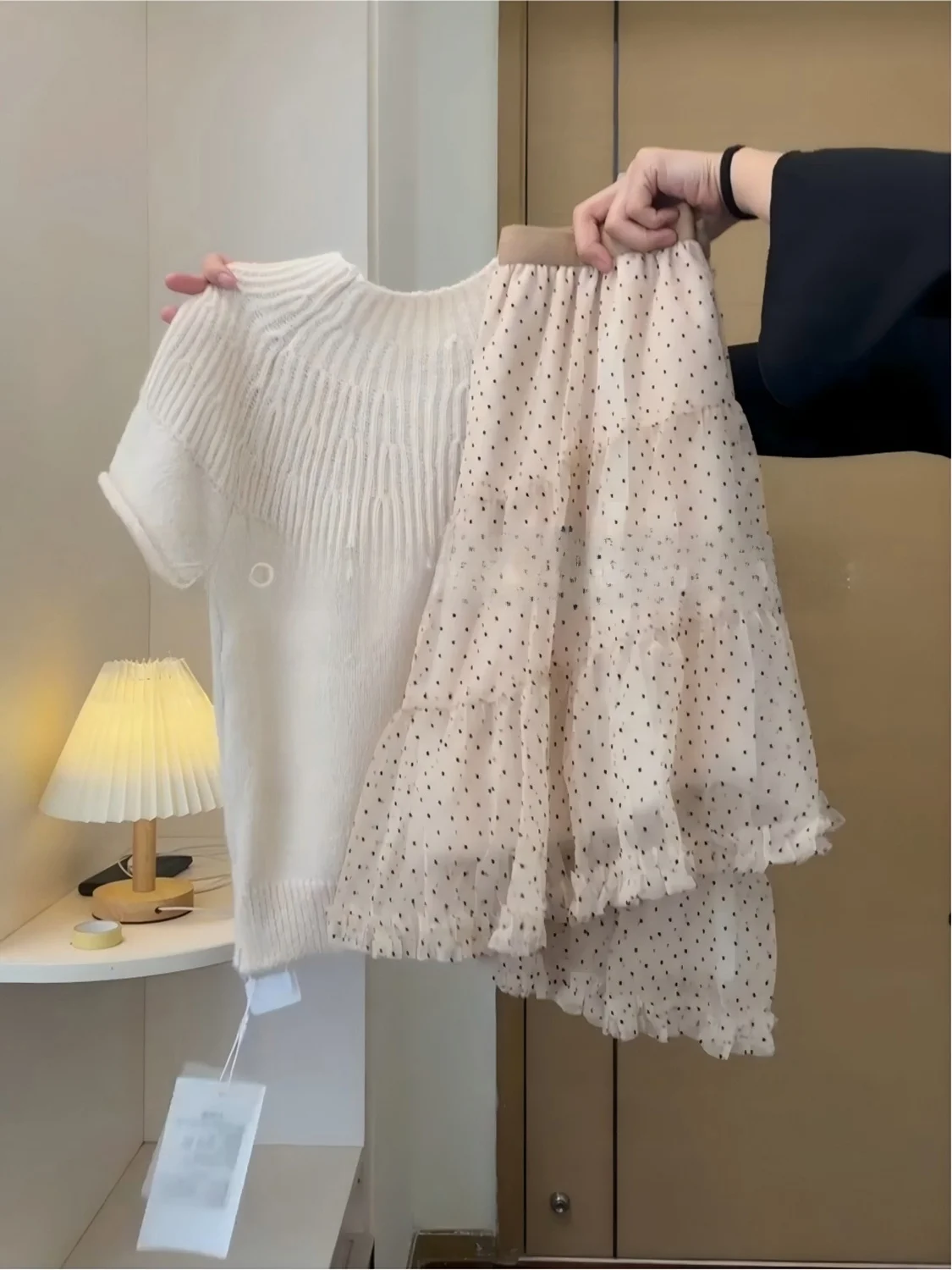 

Soft Wind Atmosphere Sensation New Women's Light Pink Short Sleeve Knitted Top Asymmetrical A-Line Skirt Fashion Set