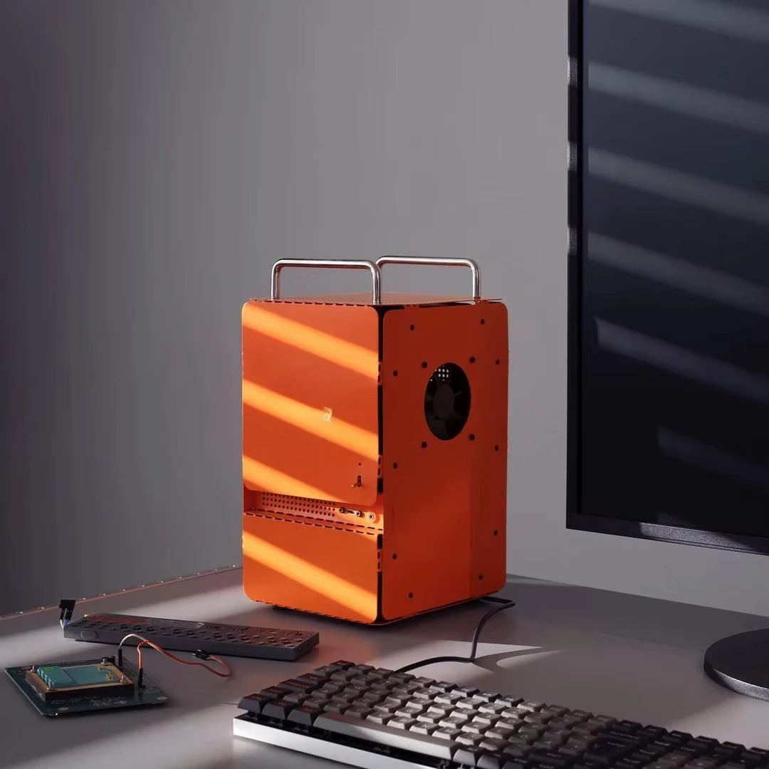 Aluminum alloy full tower chassis with fan double slot
