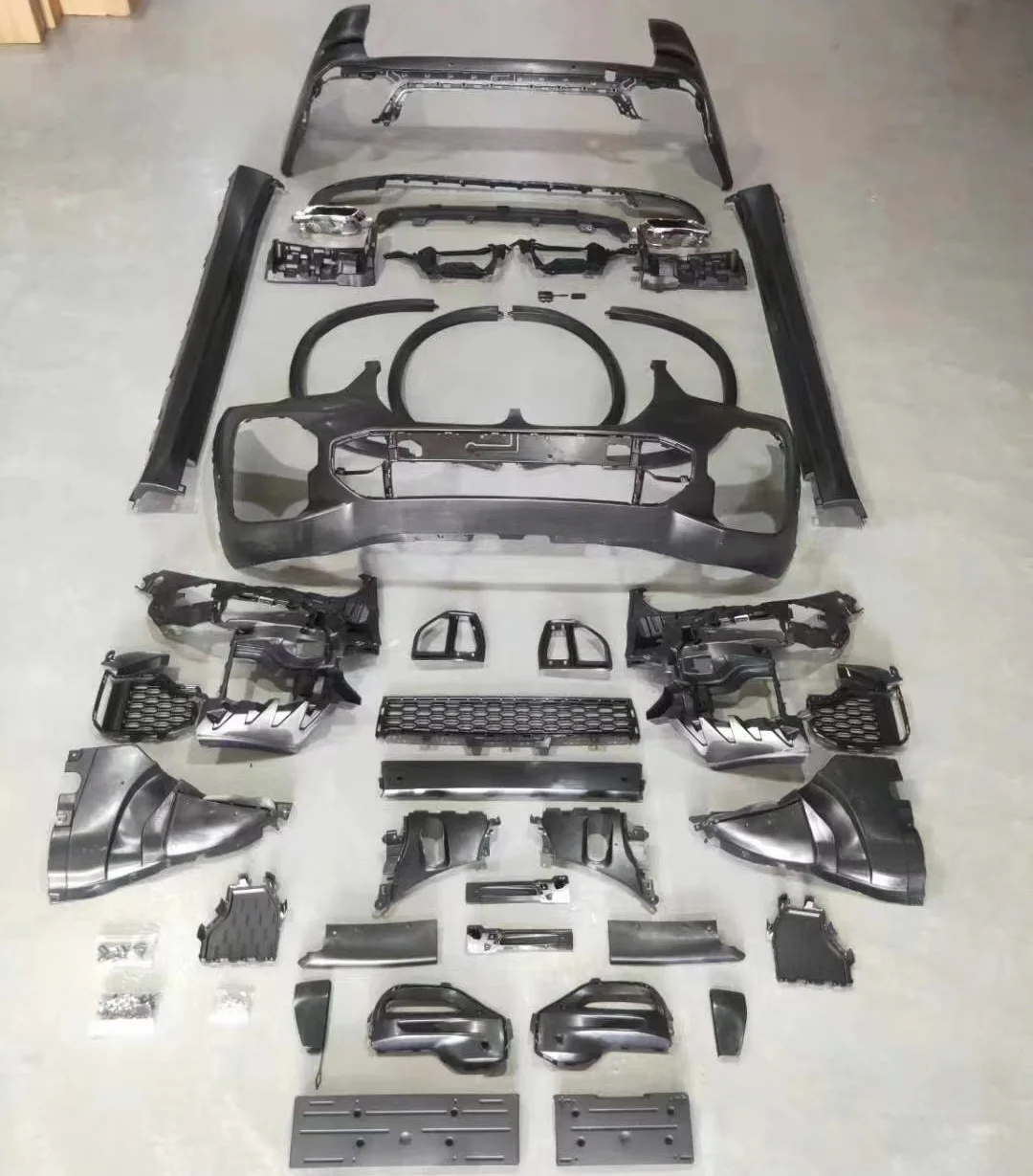 

Подходит для BMW X5 G05 Deluxe Edition, модифицированный спортивный MT, большой объемный передний бампер, задний бампер, колеса, брови