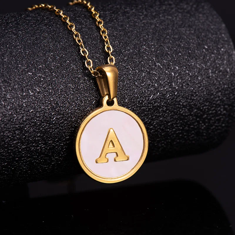 Newest Gold Color 26 Letter Necklaces for Women Alphabet Pink Shell Pendant Necklace Fashion Chain Necklace for Women Jewelry