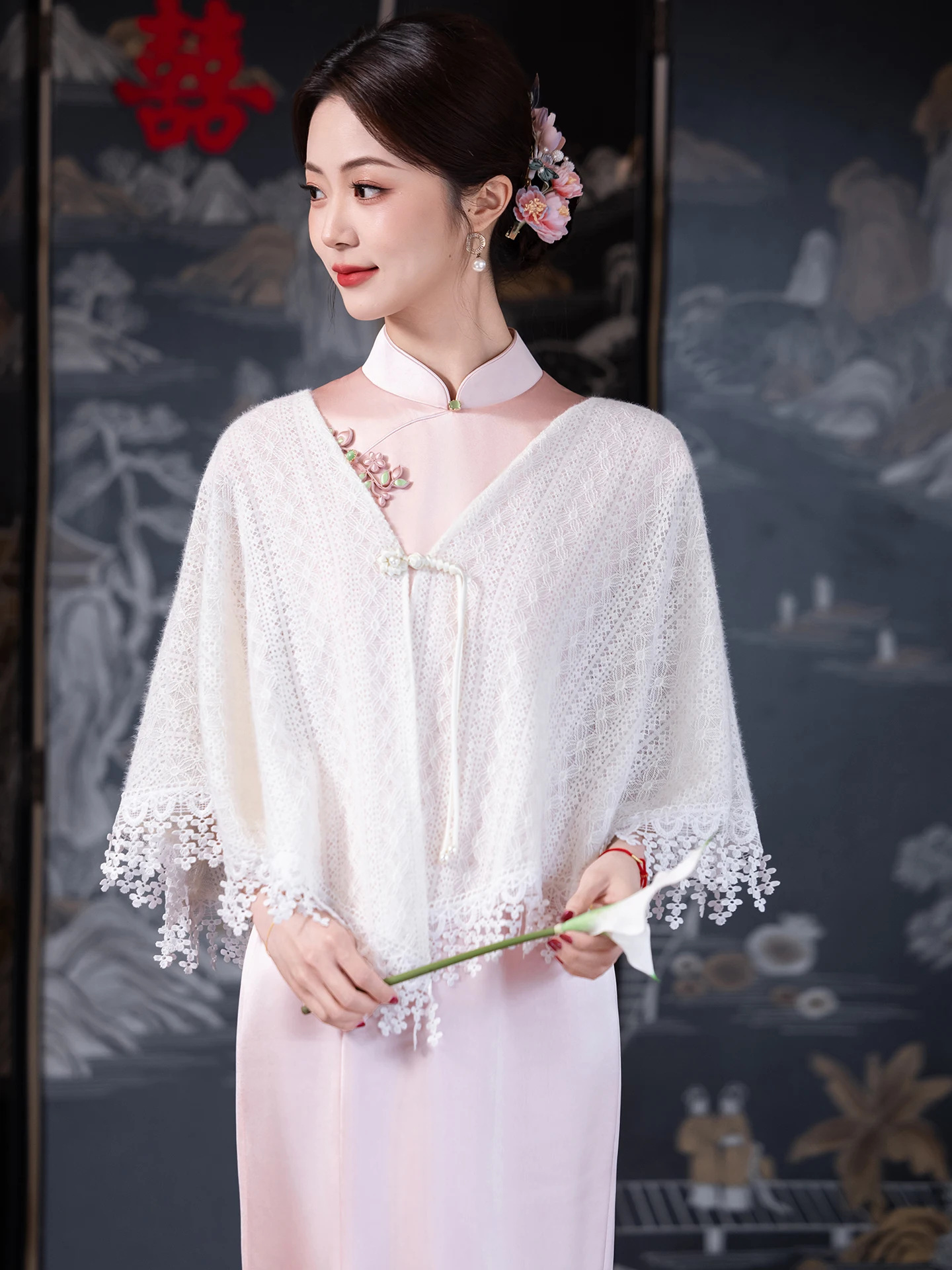 エレガントな白い新中国風チャイナドレスショール、婚約・結婚式用コート、スタイリッシュで繊細な普段着、ポリエステル繊維