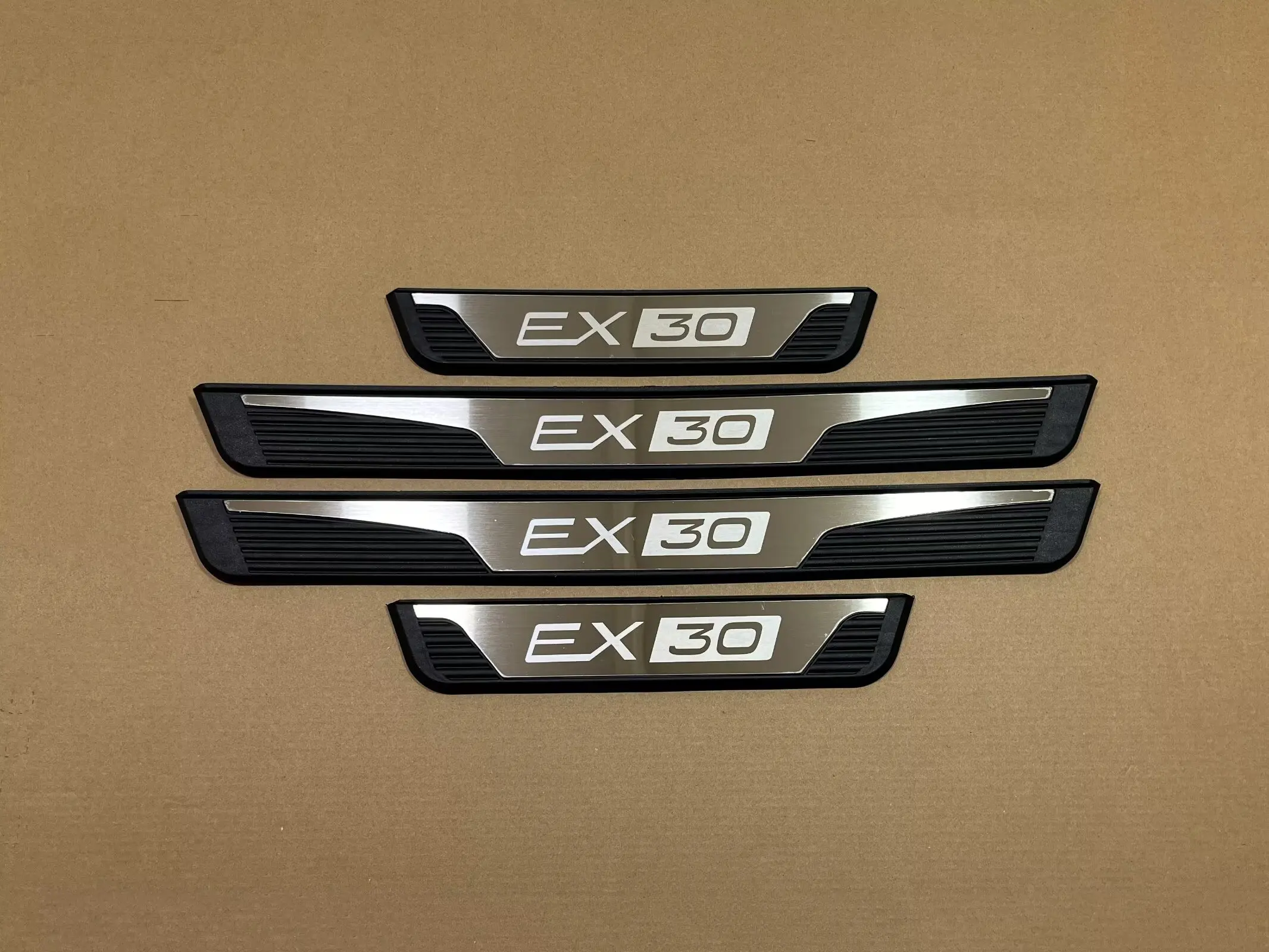 Für VOLVO EX30 EV 2022 2023 2024 2025 Auto-Türschwellenschutz Pedalabdeckung Einstiegsleisten Aufkleber Auto-Styling Zubehör – Detail 1