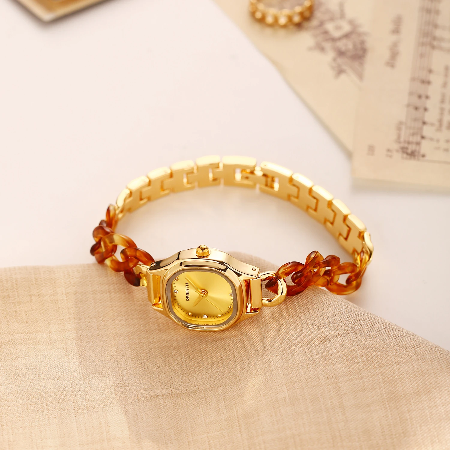 1 Piece of Women's Light Luxury Retro Classic Versatile Simple Fashion Women's Quartz Watch Suitable for Daily Decoration