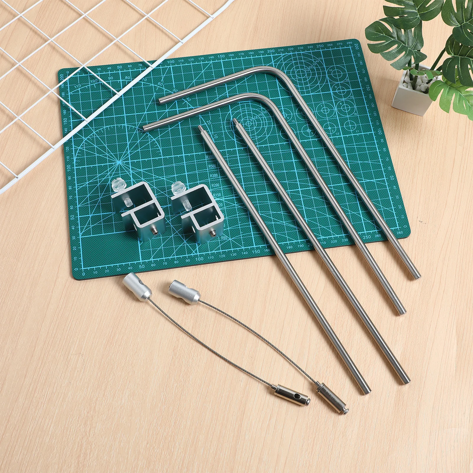 

1set 1Set Fish Tank Light Rack Adjustable Aluminum Alloy Hanging Bracket For Aquarium Durable Lamp Stand Tank Supply