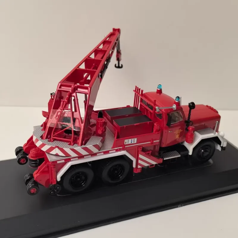 IXO 1/43 Escala URANUS KW 16 Liga modelo de motor de incêndio Coleção estática Decorado Presentes de feriado Brinquedos Lembrança Presente