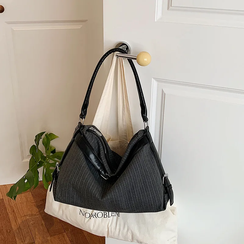 2026 New Fashionable High Quality Women's Shoulder Bag for Girls Business Versatile Large Capacity Shopping and Storage Bag