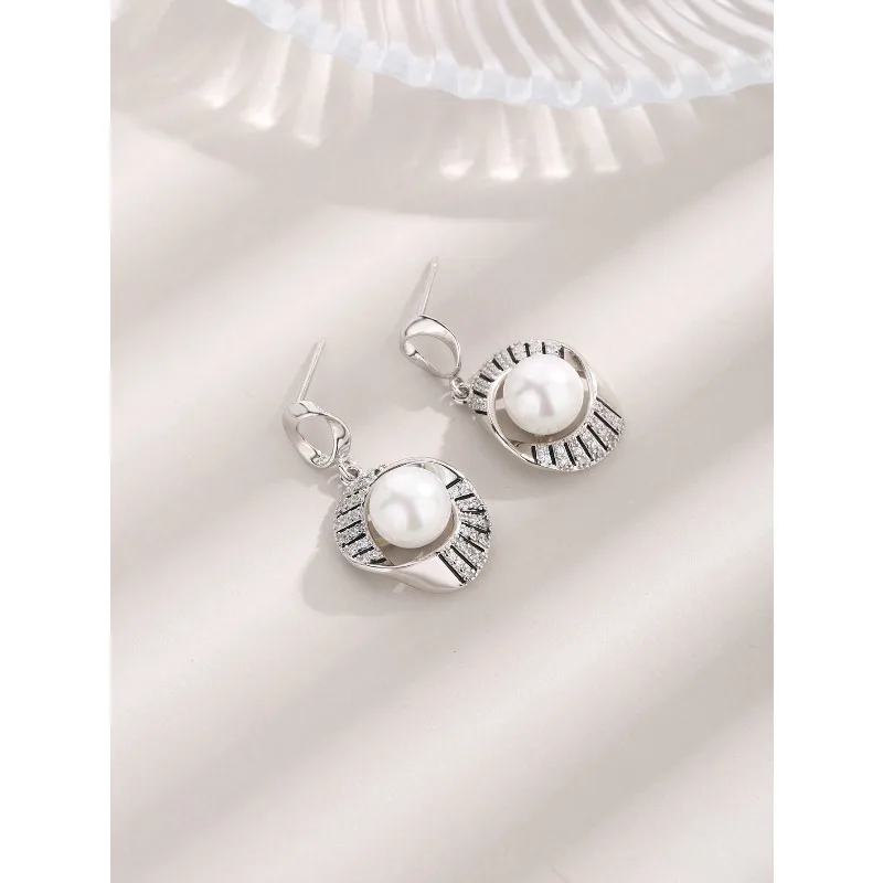 

New S925 Silver and Black Striped Zircon Earrings Niche Fashion Temperament Light Luxury Earrings Jewelry Women