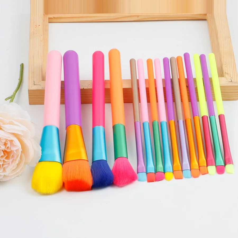 Ensemble de pinceaux de maquillage arc-en-ciel, Kit de pinceaux pour fard à paupières et Blush colorés bonbons, outils cosmétiques professionnels végétaliens pour artistes, 15 pièces