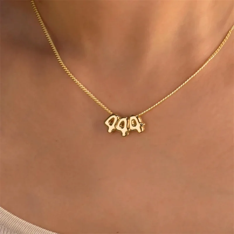 Imagen 4: Collar personalizado con letras de burbujas en 3D, collar con nombre personalizado, inicial de A-Z, collar de globo chapado en oro de 18 quilates, regalos para mujeres y niñas