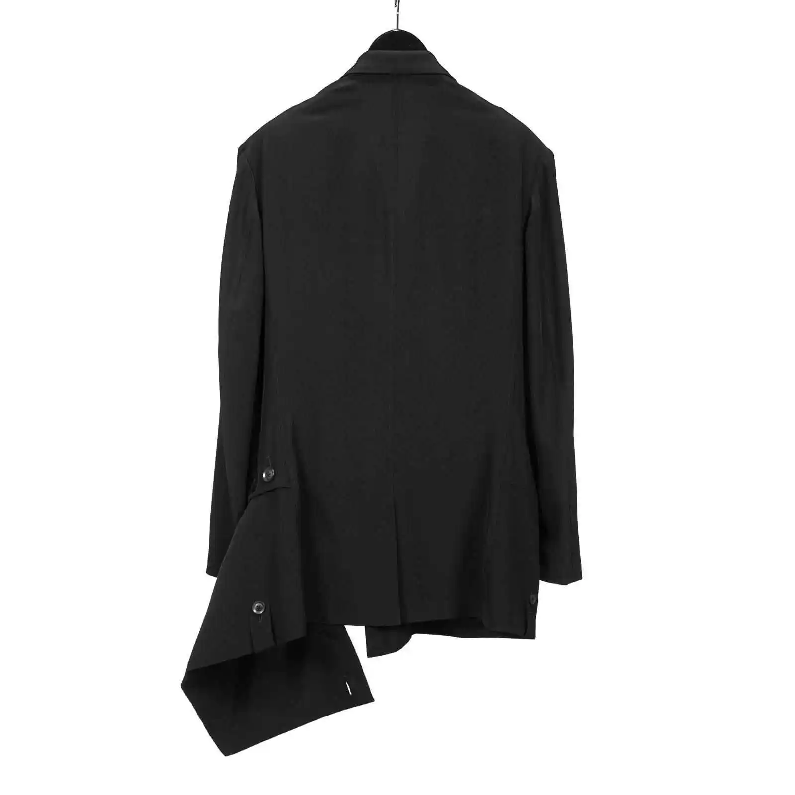TOP-YAMAMOTO's Original Design of the Dark Multi-Button Black Suit Jacket Has a Unique, Loose and Casual Feel