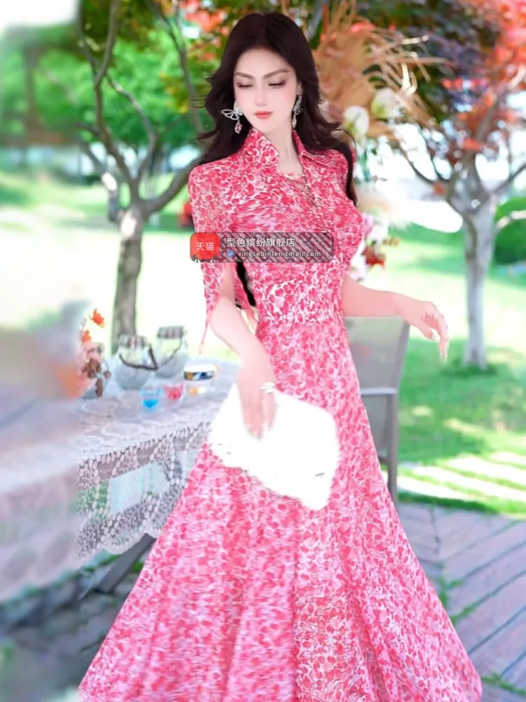 A new vacation-style floral print shirt dress that exudes youthful and mature vibe is unique non-repetitive with cinched waist