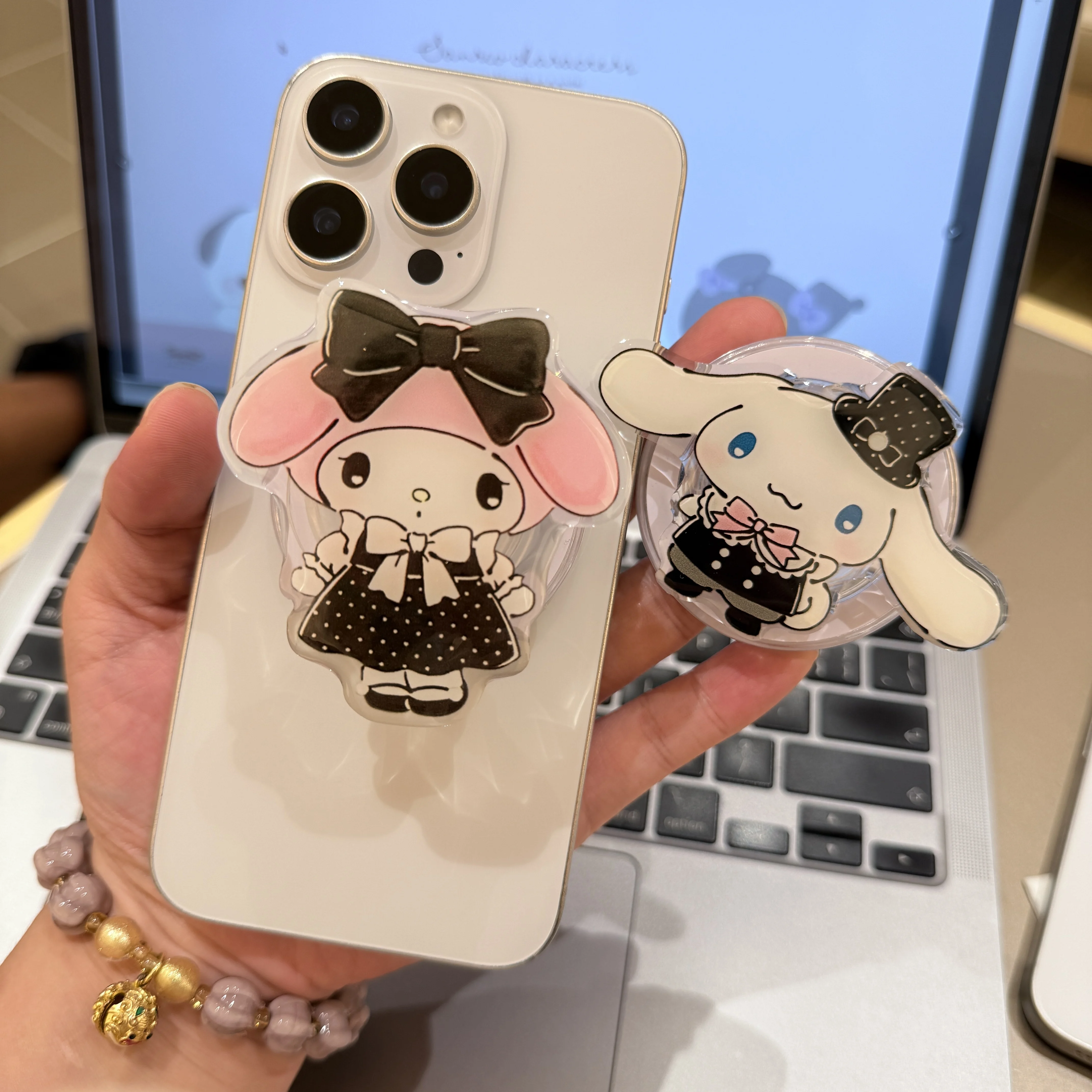 어두운 작은 마녀 시리즈 Sanrio 헬로 키티 멜로디 Kuromi Cinnamoroll 만화 자기 휴대 전화 홀더에 적합