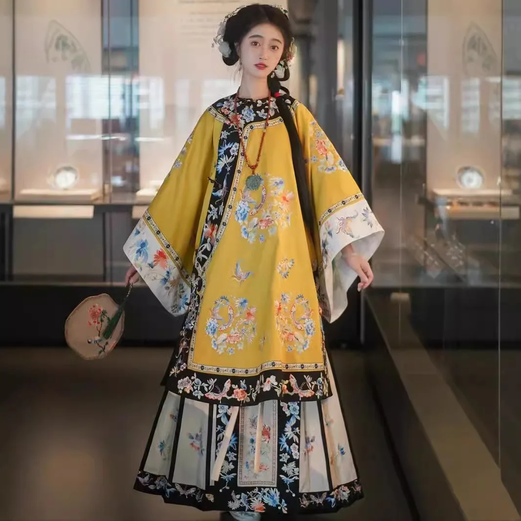 Qing Dynasty Princess Gege Manchu Loose Cheongsam Yanji Style Qing Dynasty women Costume for Travel Photography Performing Hanfu