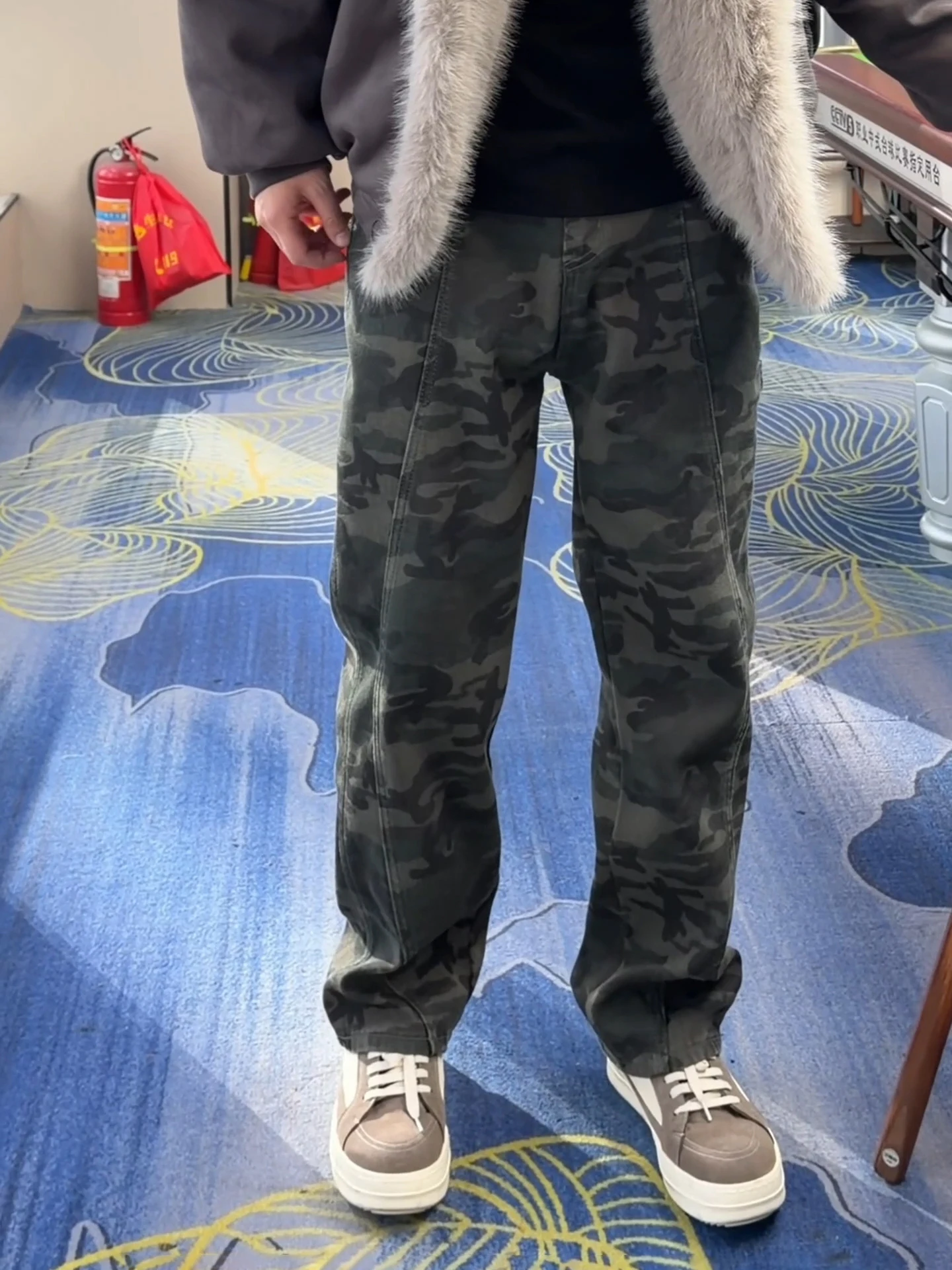 

Ретро-джинсы в американском стиле с камуфляжным принтом, мужские, осенне-зимние, на флисовой подкладке, расклешенные, прямые, джинсовые комбинезоны, молодежные, модные