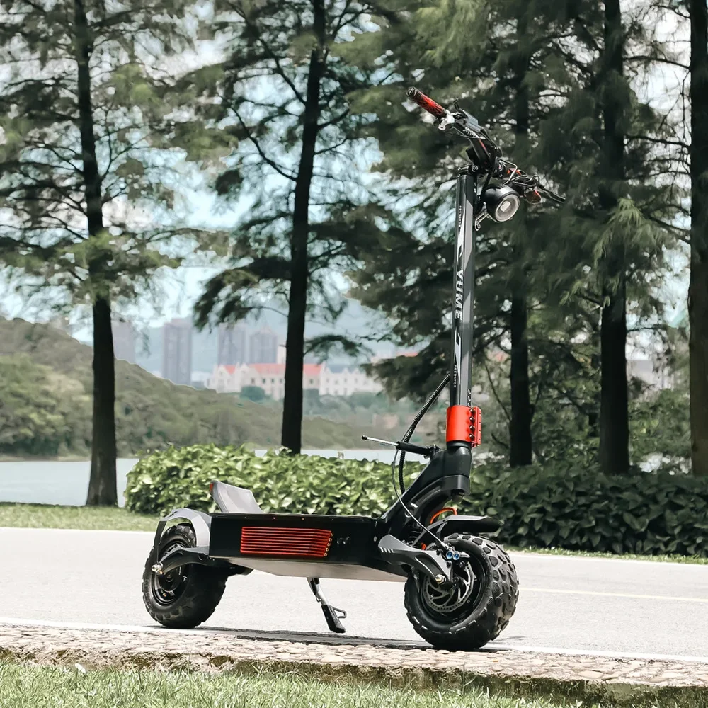 YUME PREDATOR 8000W-72V-50AH Dual Motor Electric Scooter Maximum Speed 110KM/H Maximum Range 180KM Thumb Throttle 13 Inch Tyre