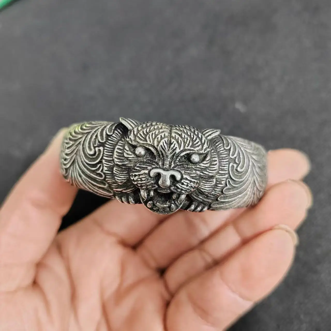 

Handmade Traditional Craftsmanship Retro Silver Bracelet Zodiac Tiger Head Fashion Bracelet and Open Bracelet