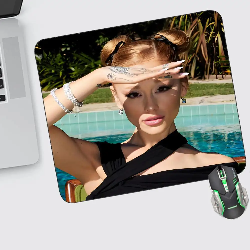 

Ariana Grande Mouse Pad Small Gaming Accessories Keyboard Computer Offices Desk Mat Pc Gamer Non-slip Rubber Mousepad