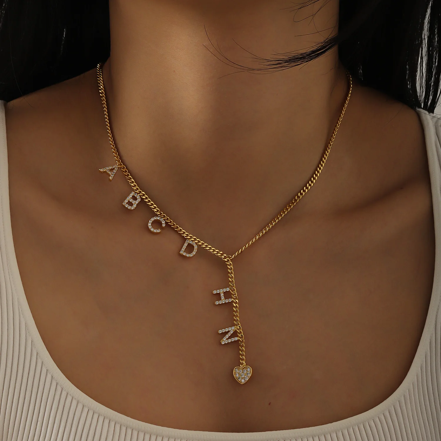 

Персонализированное женское ожерелье с именем из нержавеющей стали, кулон с именем в форме сердца, кубинская цепочка, подарок, ювелирные изделия на день матери