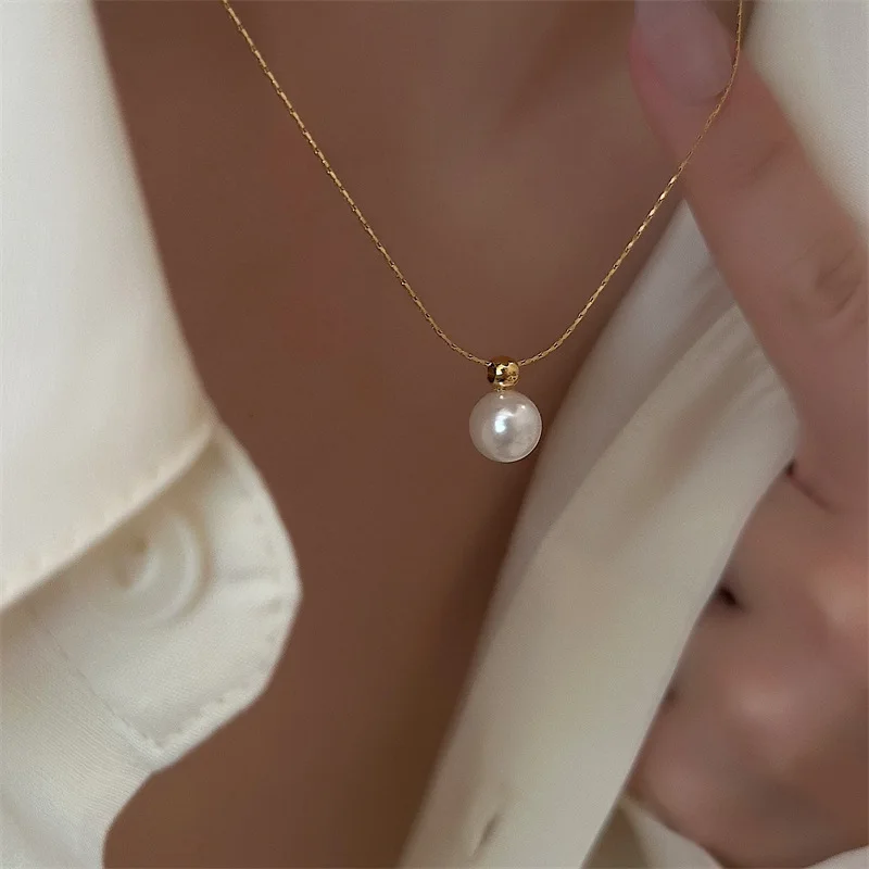 Fashionable Minimalist Stainless Steel Faux Pearl Pendant Necklace Suitable for Women