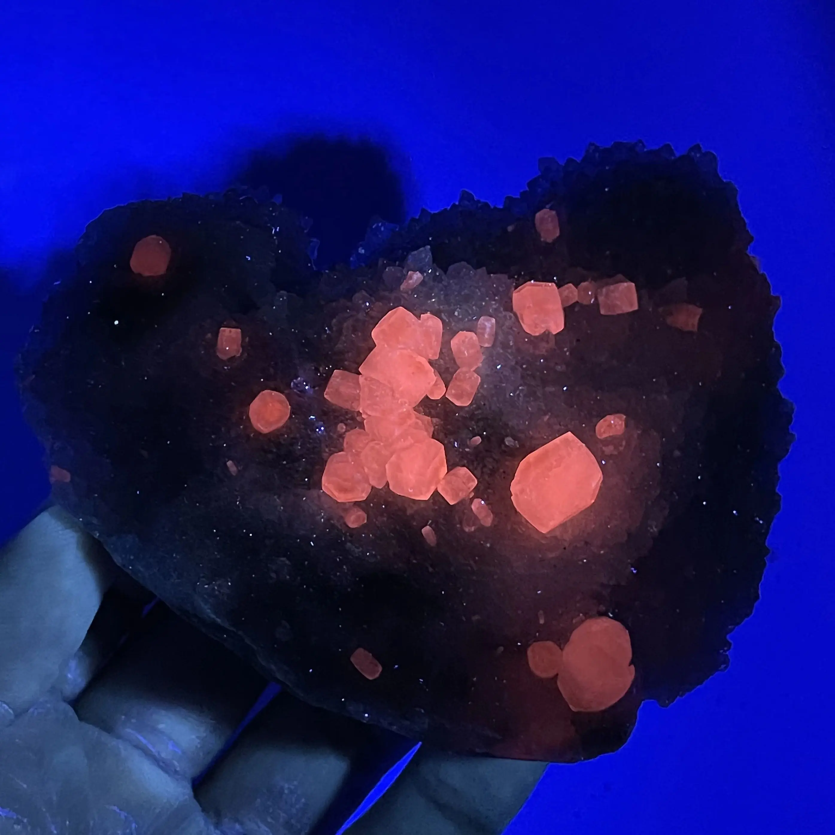 

Natural Calcite Crystal Cluster Fluorescence Effect Mineral Specimen Raw Quartz Rock Healing Decoration
